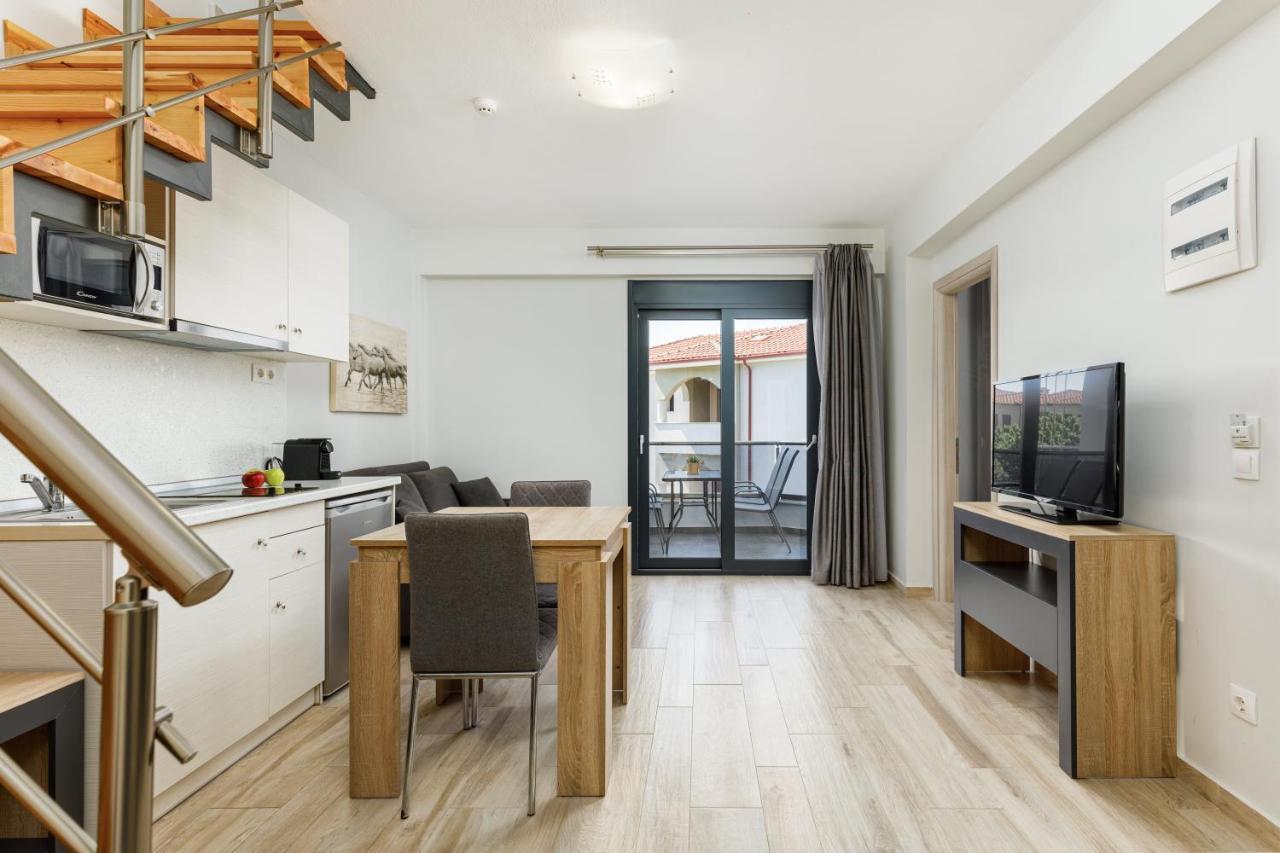 Ilis Villas Nikiti  Extérieur photo